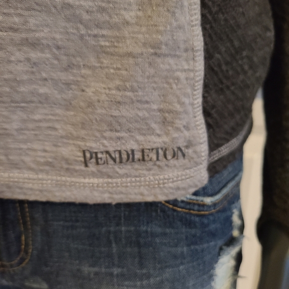Pendleton Woolen Mill Women's Long Sleeve 1/2 Zip Base Layer top - Picture 8 of 8
